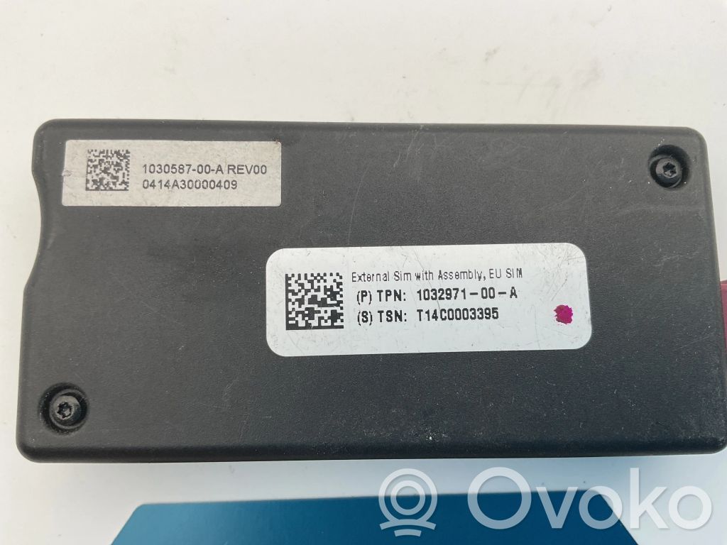 Tesla Model S Aerial antenna amplifier 
