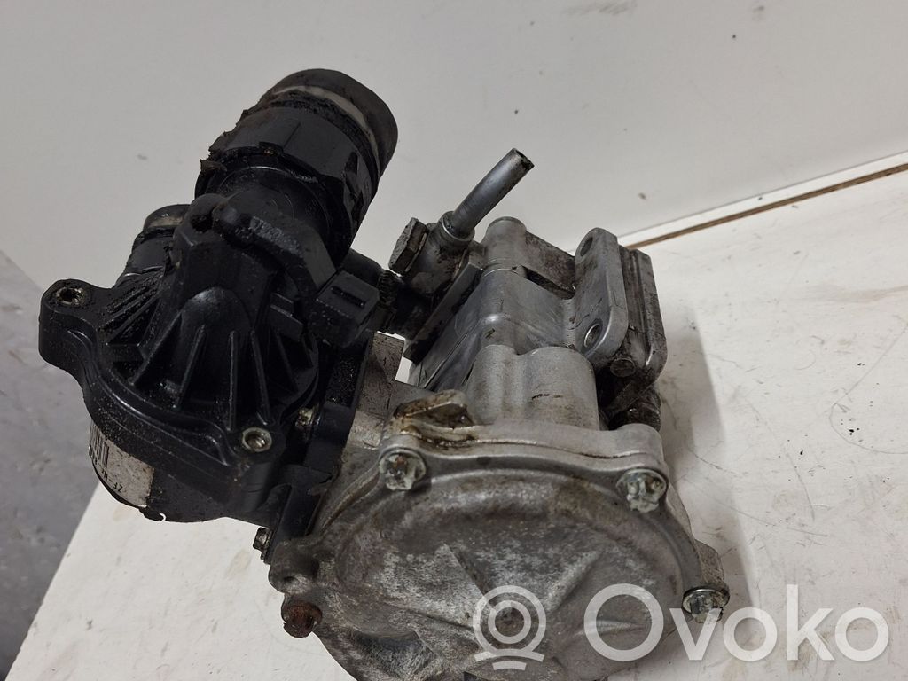 Power steering pump   6756611