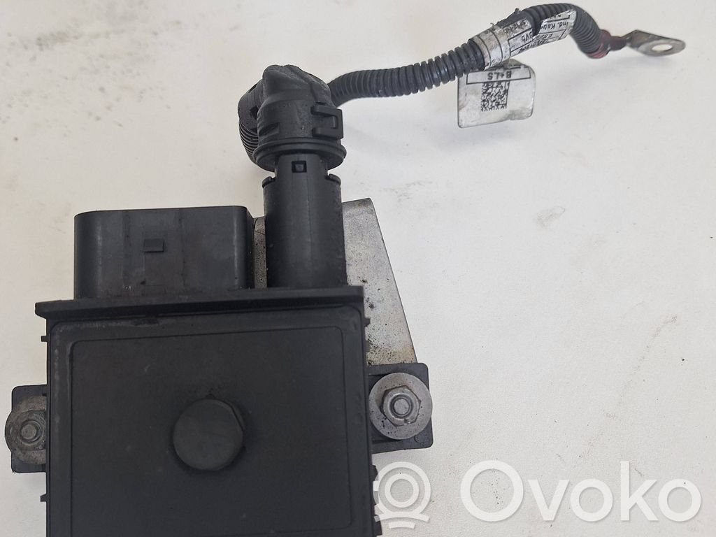BMW 5 E60 E61 Hehkutulpan esikuumennuksen rele 