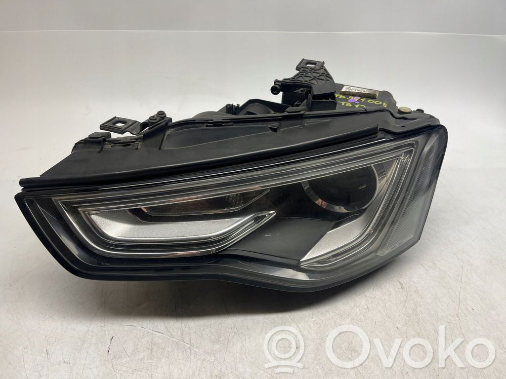 Audi A5 8T 8F Lampa przednia 