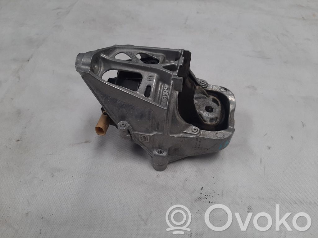 Audi Q7 4M Engine mount bracket 
