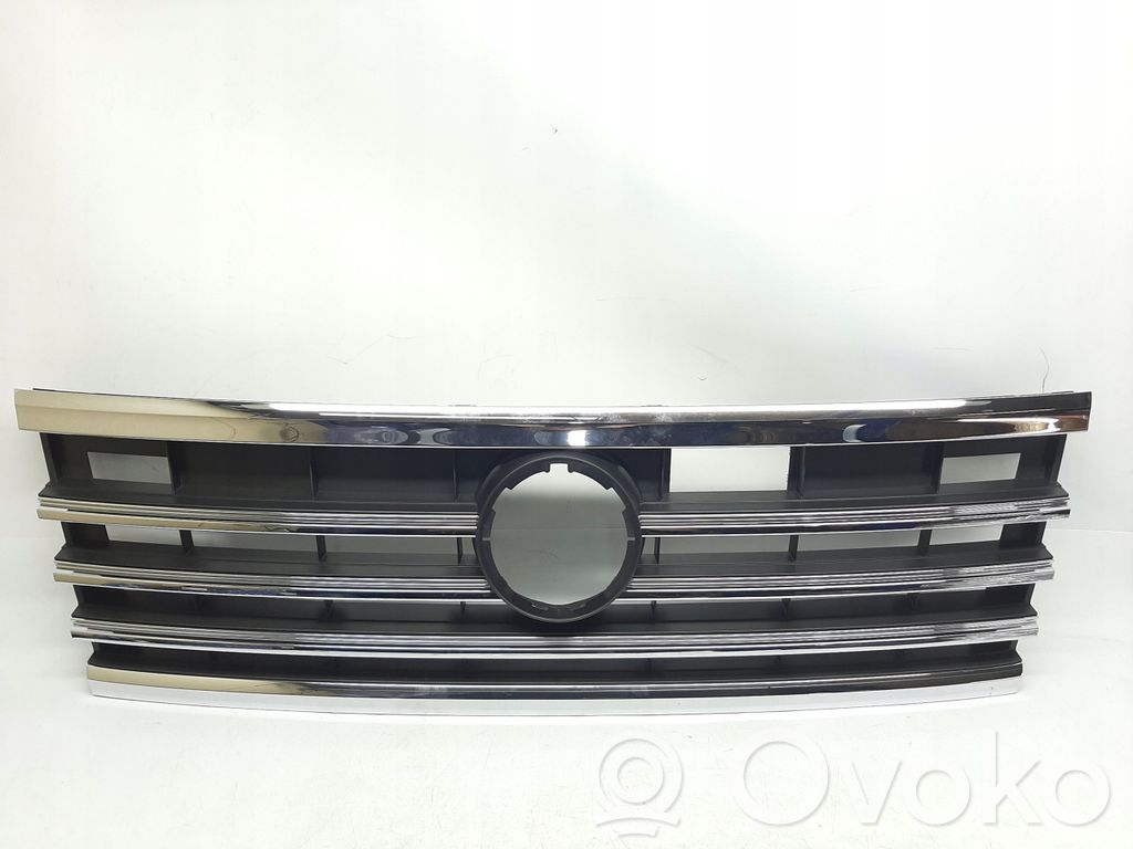 Volkswagen Touareg III Maskownica / Grill / Atrapa górna chłodnicy 