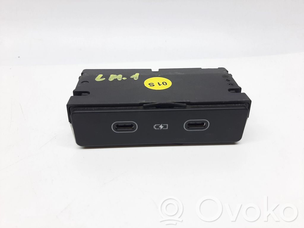 Enchufe conector USB   95C035718,B398F23B,DFE3468102F7