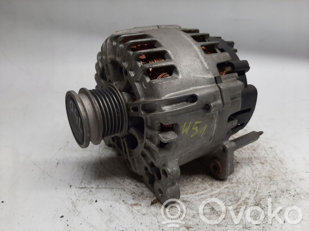 Volkswagen Golf VII Generator/alternator 