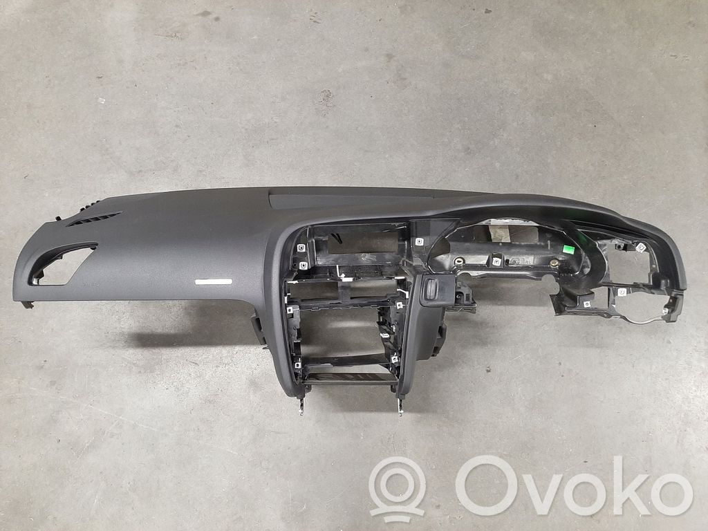 Audi A5 8T 8F Panelė 