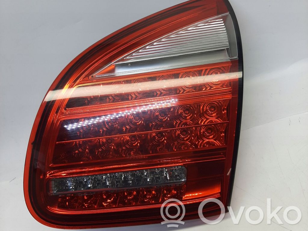 Porsche Cayenne (9Y0 9Y3) Lampă spate în capacul portbagajului 