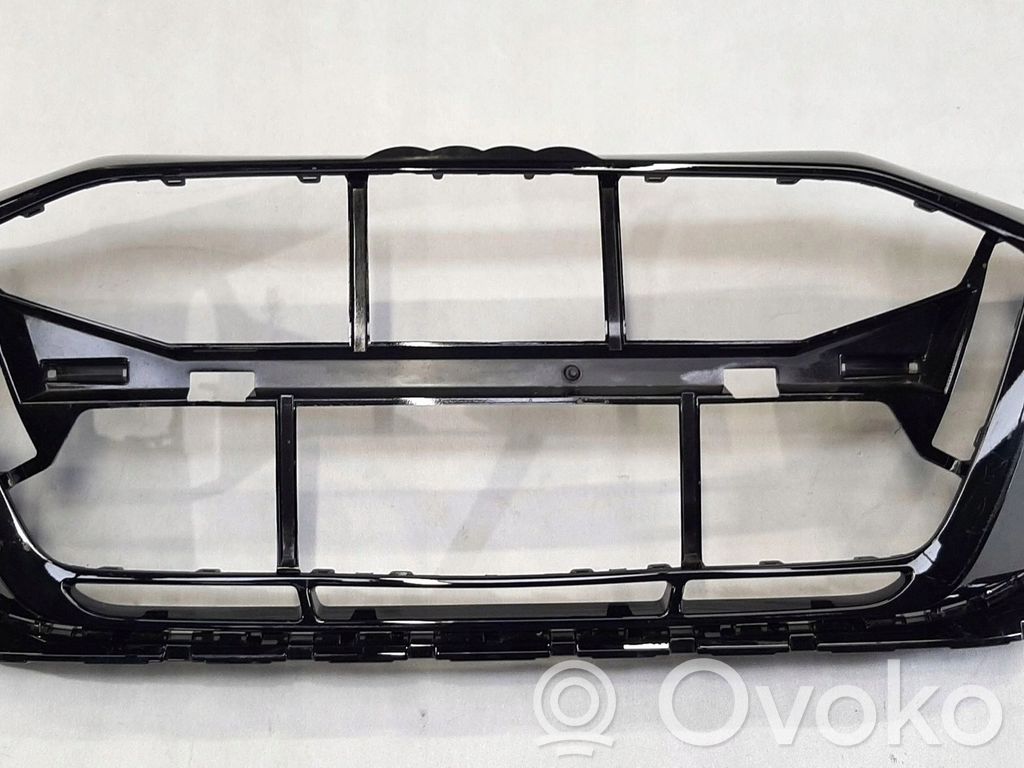 Audi RS3 8Y Front bumper lower grill 