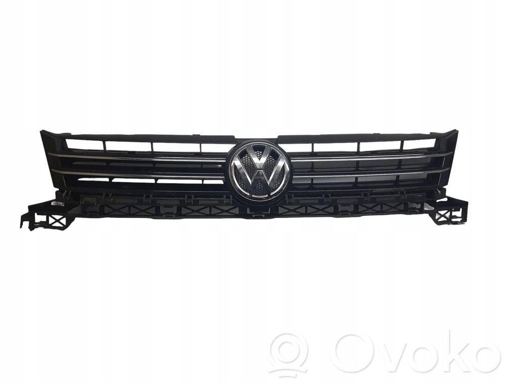 Volkswagen Caddy Maskownica / Grill / Atrapa górna chłodnicy 
