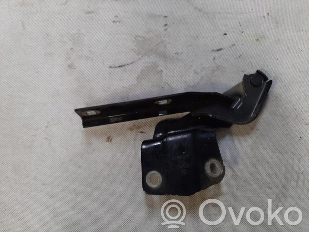 Volkswagen Jetta VI Takaluukun sarana 