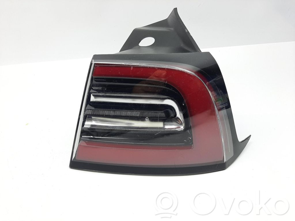 Tesla Model 3 Takavalot 