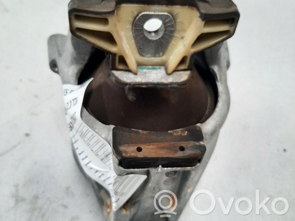 Audi A5 Engine mount vacuum valve 