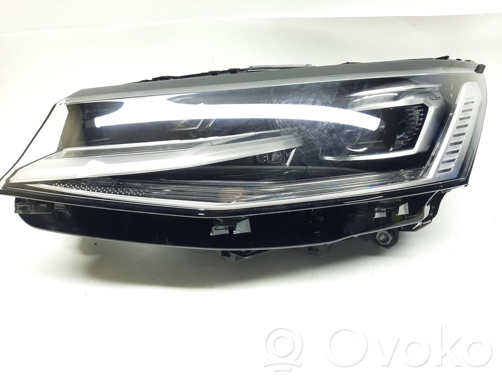 Volkswagen Multivan T7 Phare frontale 