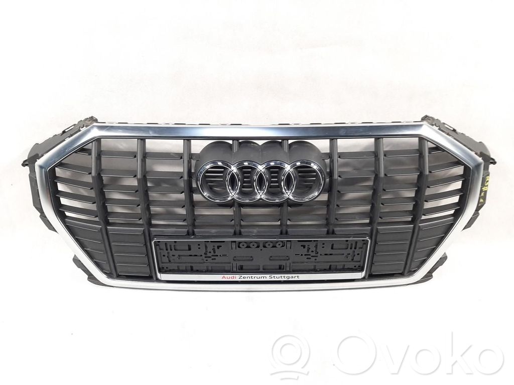 Audi Q3 F3 Etupuskurin ylempi jäähdytinsäleikkö 