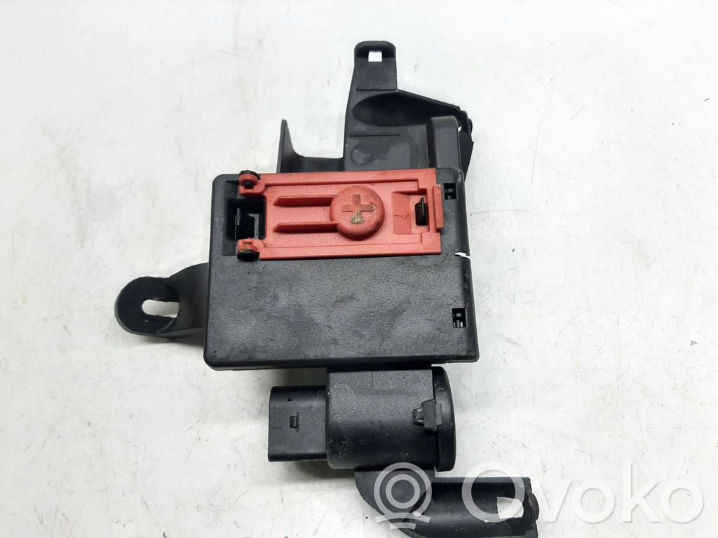 Porsche Cayenne (9Y0 9Y3) Current control relay 