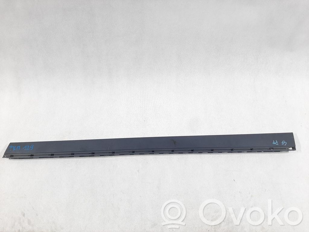 Audi A6 S6 C6 4F Listwa drzwi przednich