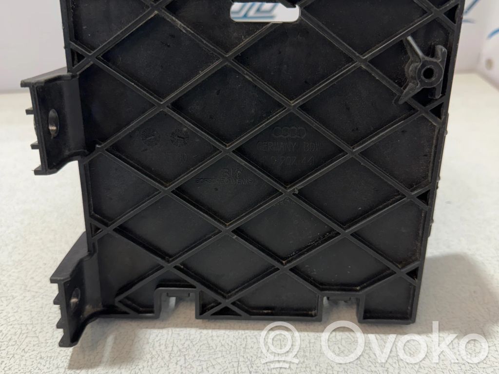 Otros repuestos del interior   4L0907461