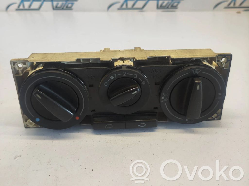 Volkswagen Golf IV Climate control unit 