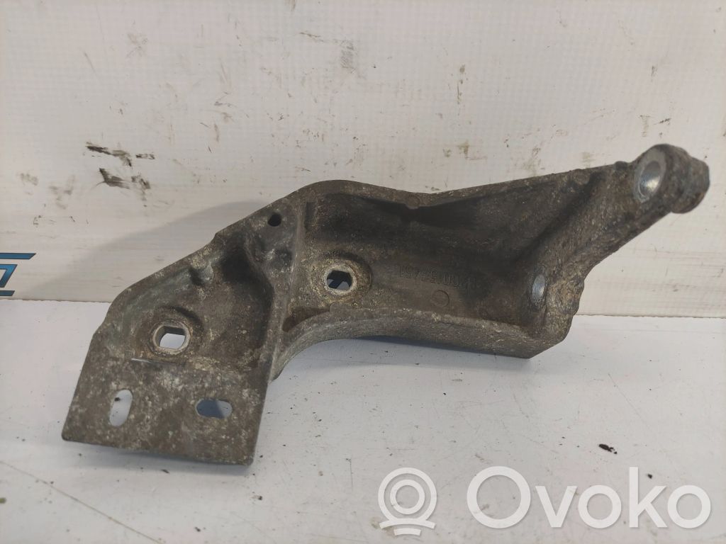 Renault Laguna II Engine mounting bracket 