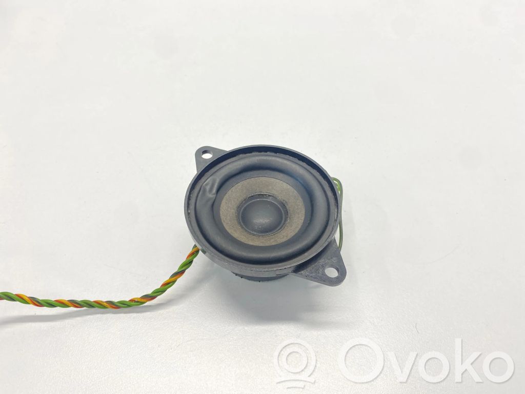 Etuoven kaiutin   8379375,3423140,4913430810