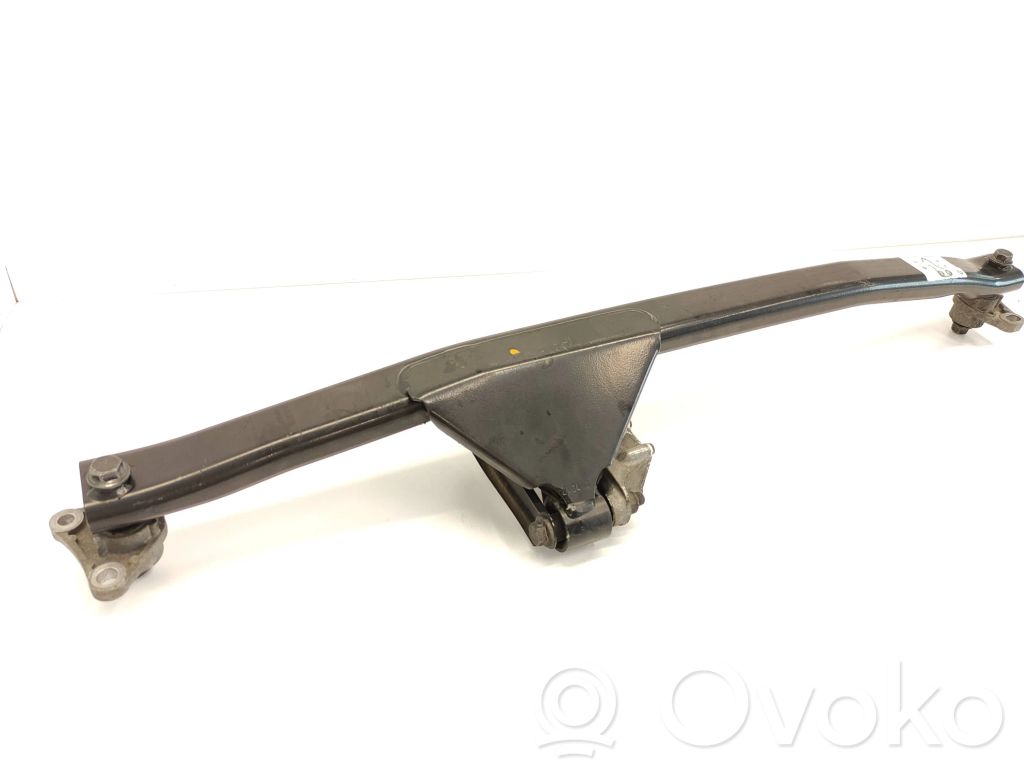 Volvo V70 Engine mounting bracket 