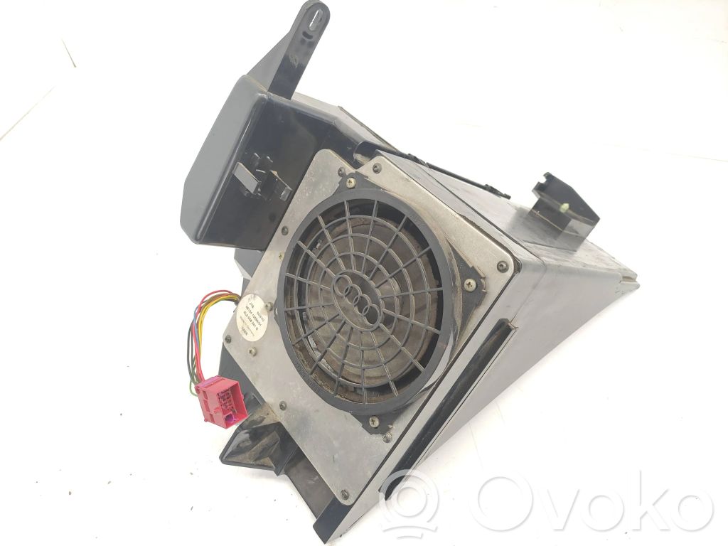 Audi A3 S3 8L Subwoofer 