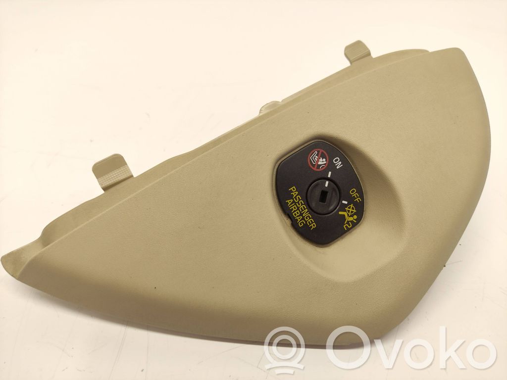 Volvo V70 Verkleidung Armaturenbrett Cockpit seitlich 