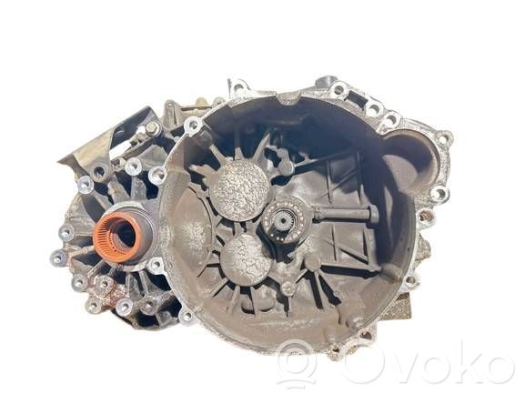 Manualna 6-biegowa skrzynia biegów   9482390,8G9R7002KA,M66,D5244T5,M66AWD