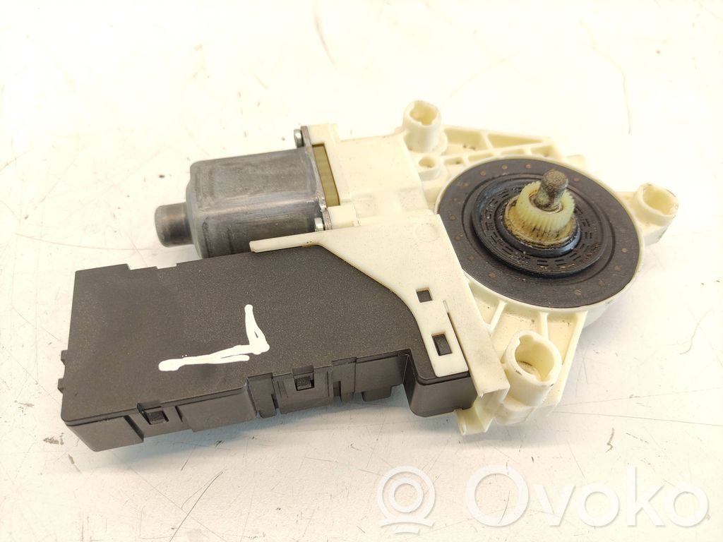 Peugeot 407 Silnik regulatora szyby drzwi przednich 