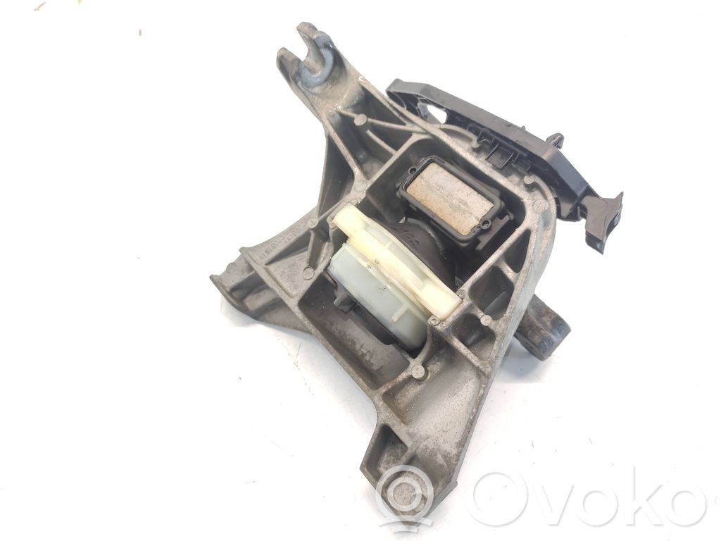 Peugeot 308 Engine mount bracket 