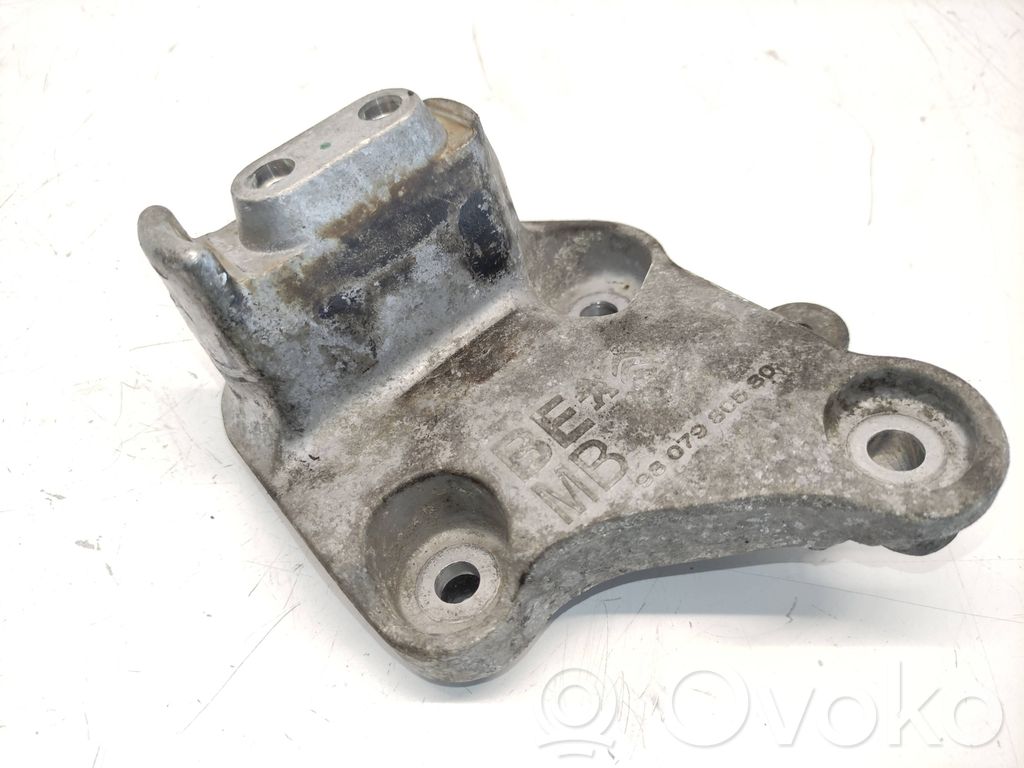 Peugeot 308 Engine mounting bracket 