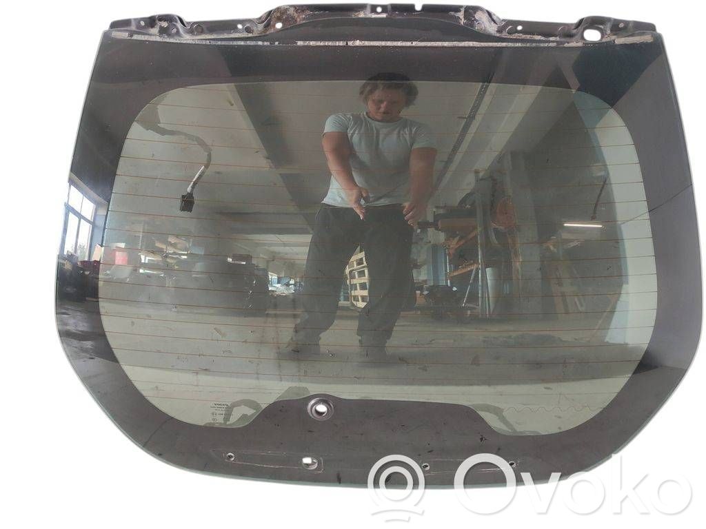 Volvo C30 Opening tailgate glass 