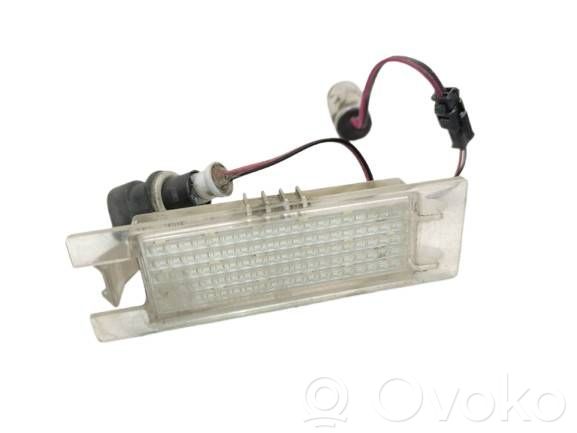 Opel Insignia A Lampa oświetlenia tylnej tablicy rejestracyjnej 