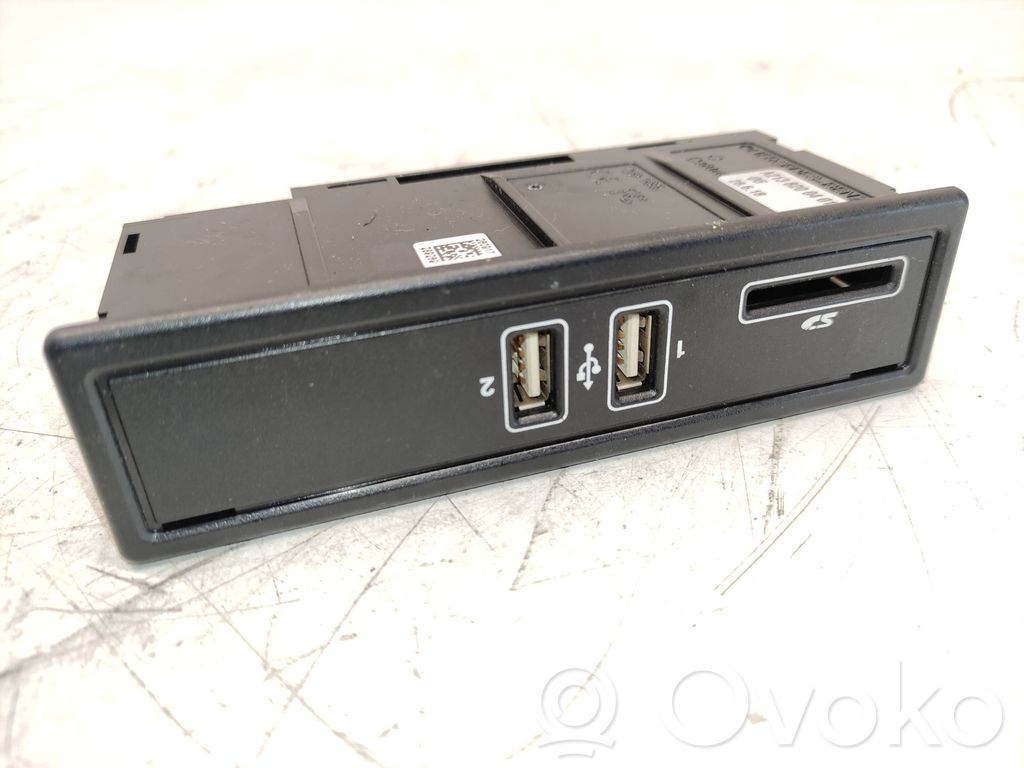 Mercedes-Benz C W205 Enchufe conector USB 