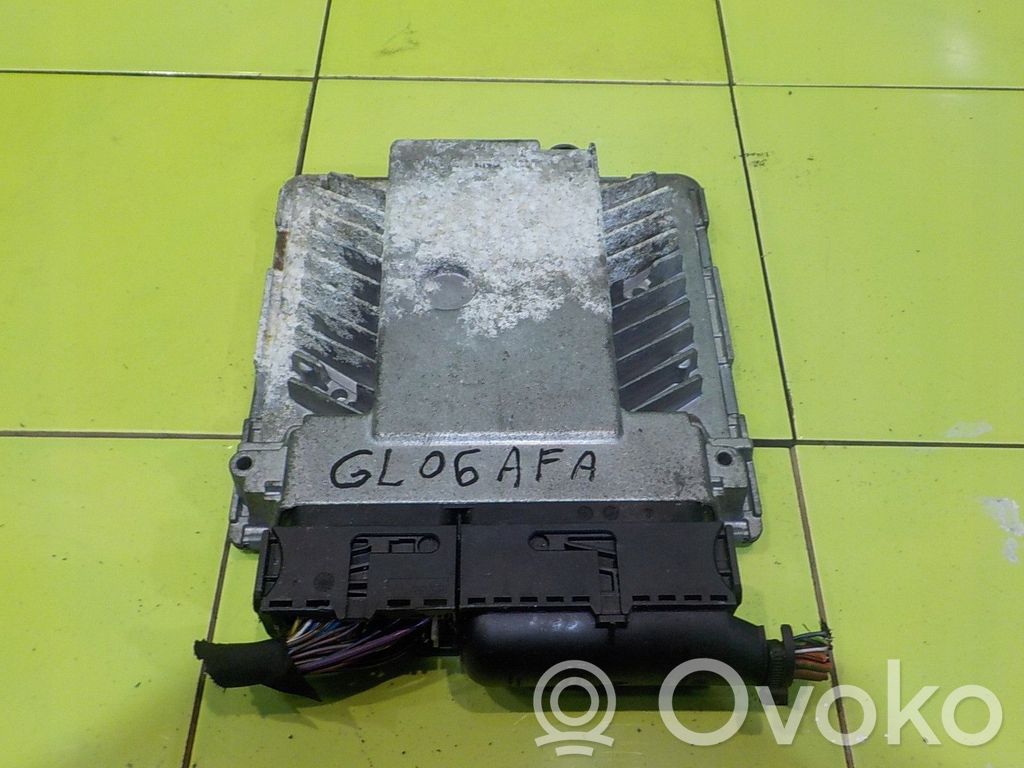 Volkswagen PASSAT B6 Engine control unit/module 