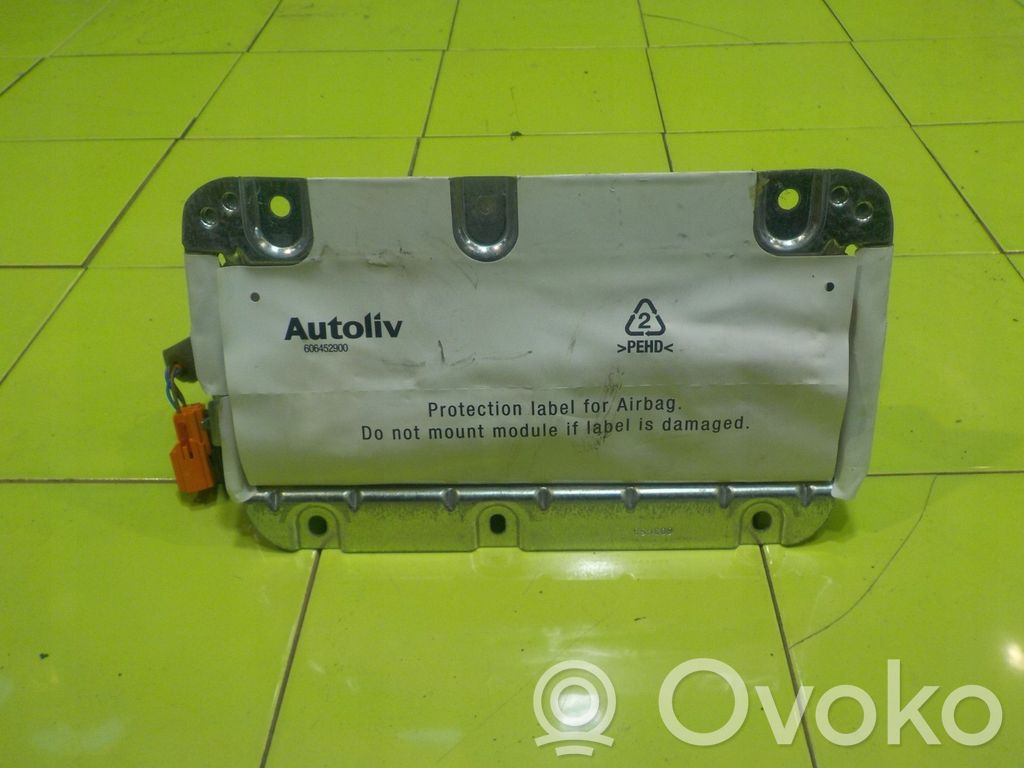 Volvo V70 Keleivio oro pagalvė 
