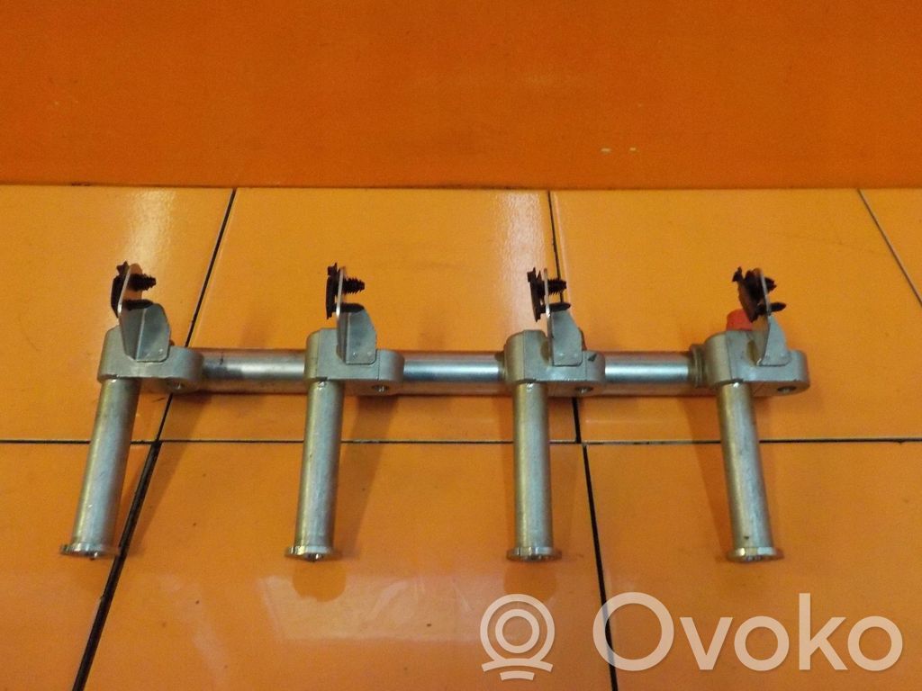 Volvo S60 Fuel line pipe 