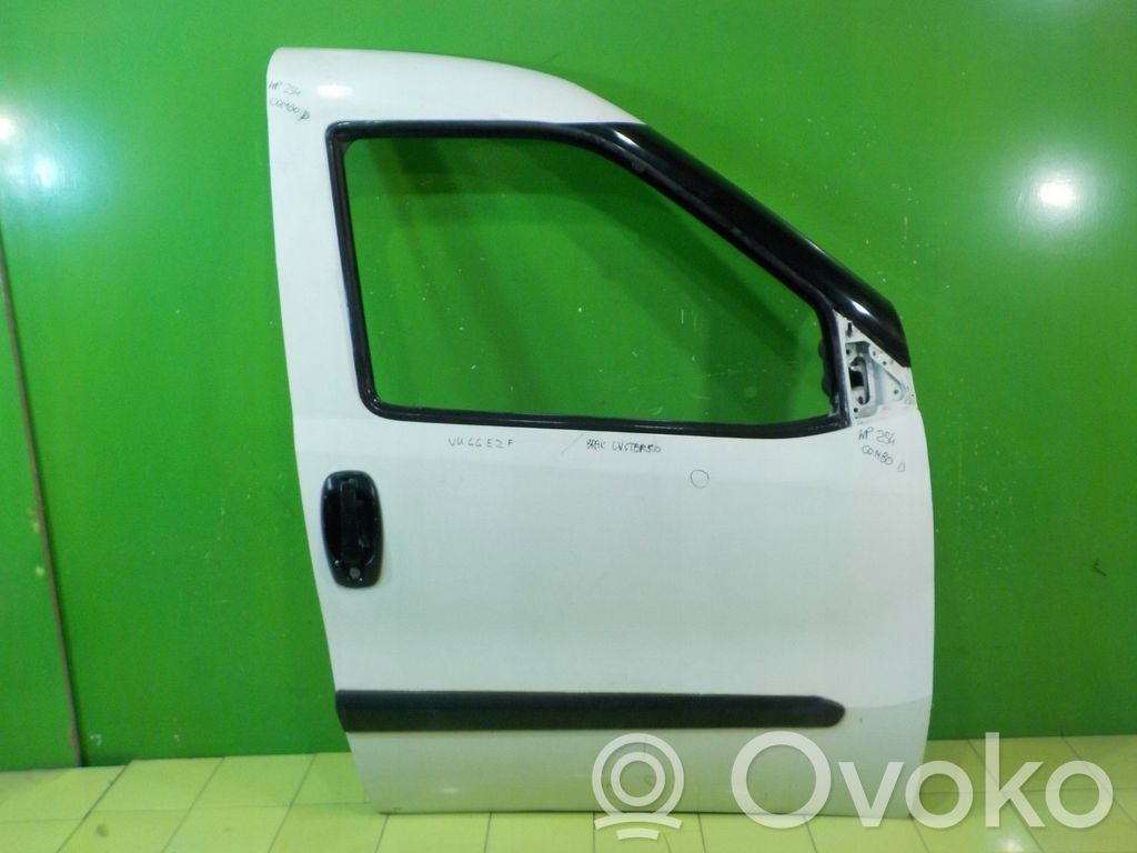 Opel Combo D Puerta delantera 