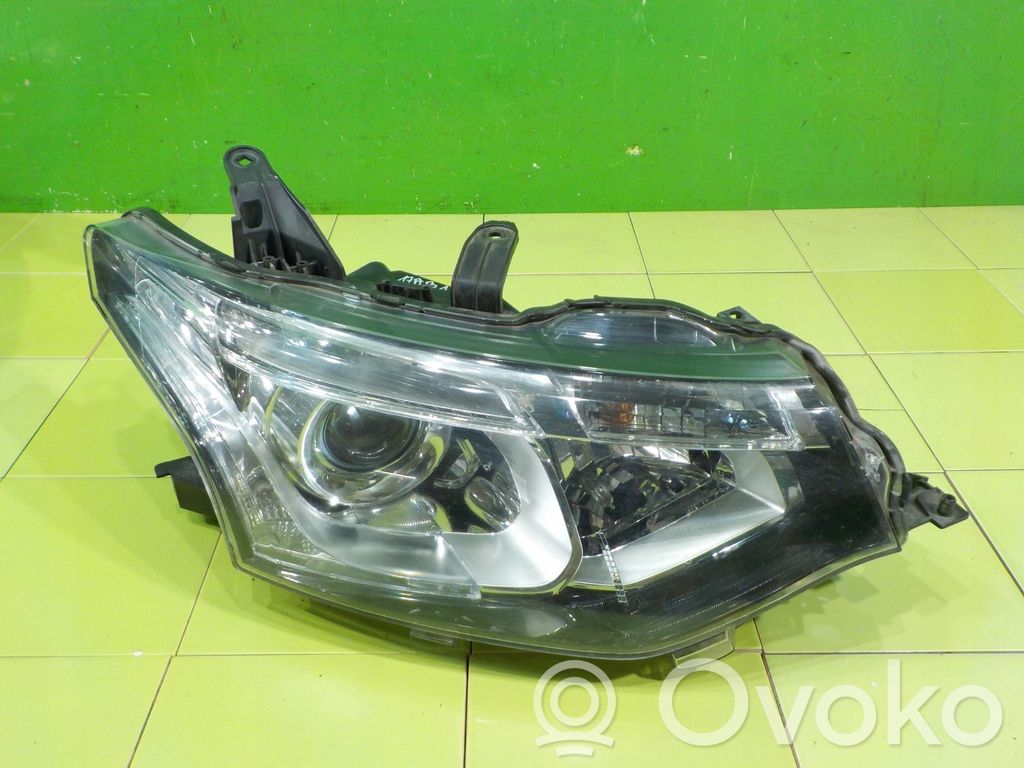 Mitsubishi Outlander Lampa przednia 