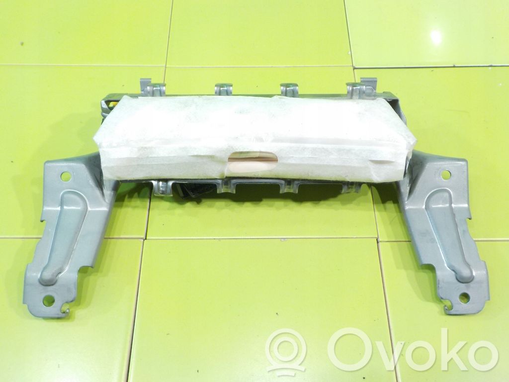 Mitsubishi Outlander Polviturvatyyny 