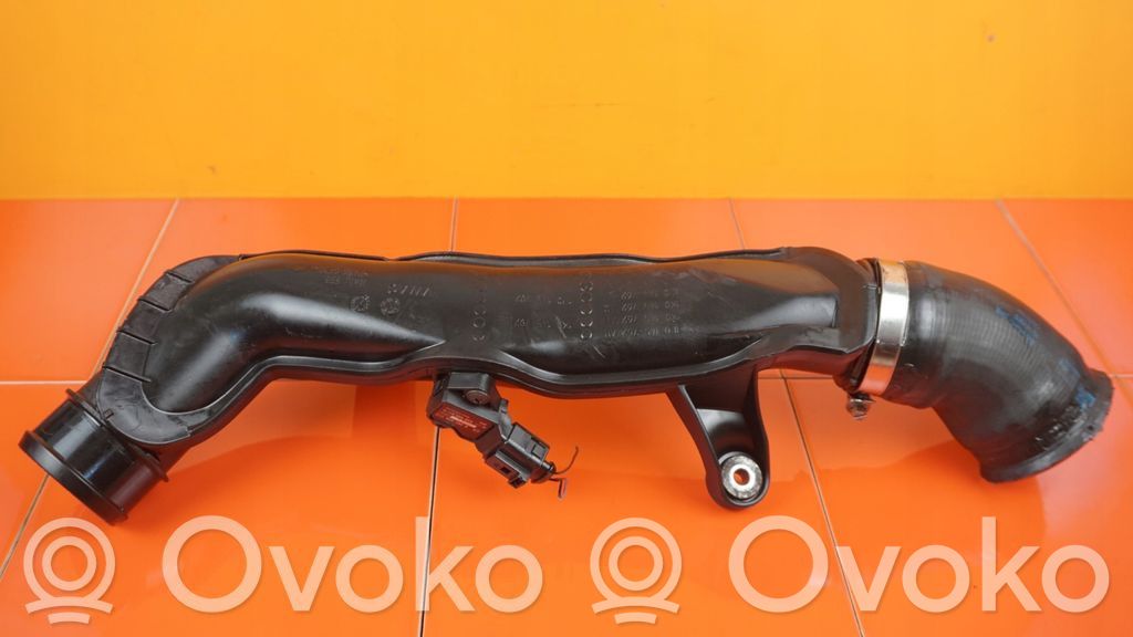 Audi A3 8Y Furtun/conductă intercooler 