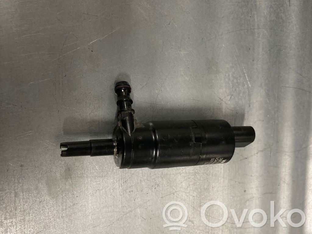 Volkswagen PASSAT B6 Pompa spryskiwacza lampy przedniej 