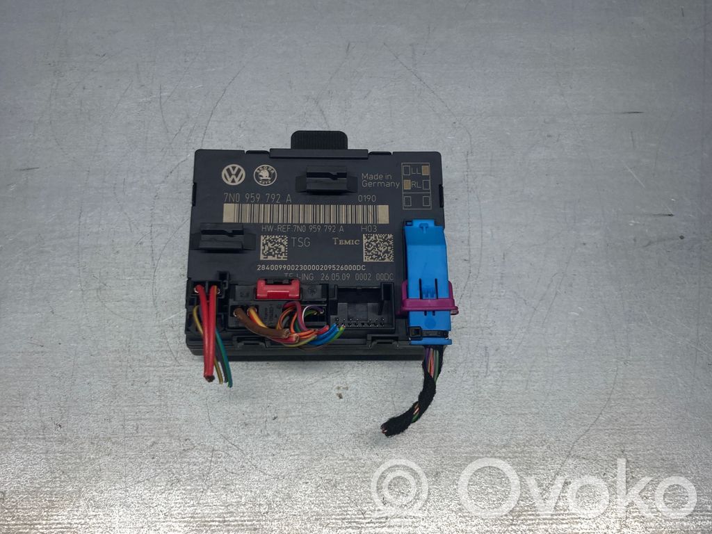 Skoda Superb B6 (3T) Door control unit/module 