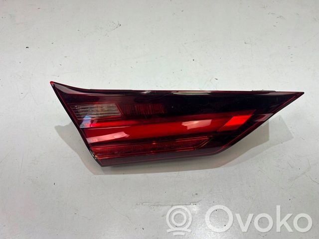 BMW 1 F40 Lampă spate în capacul portbagajului 