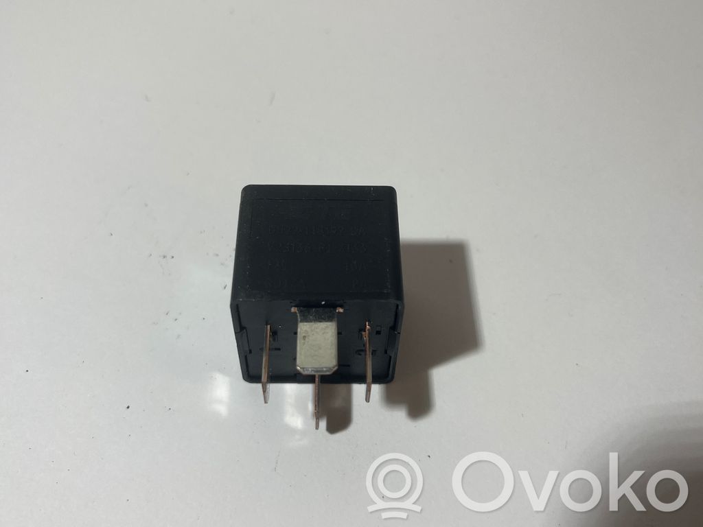 Otros relés   DH2214B192CA,V23136B1X133