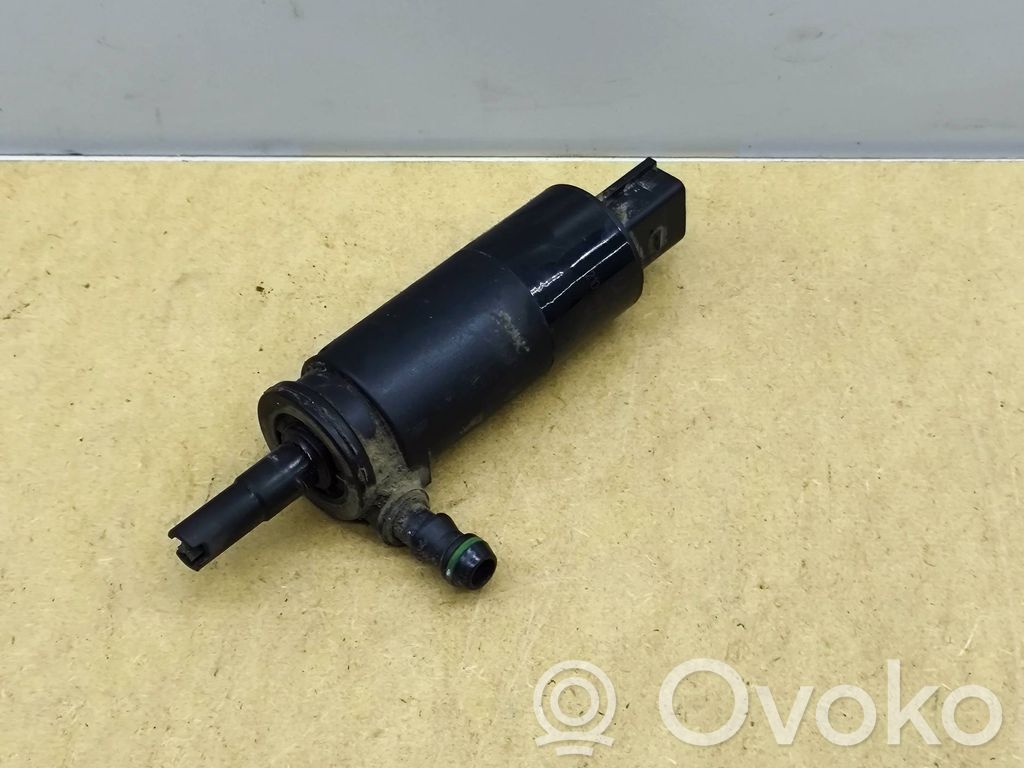 Mercedes-Benz CLK A209 C209 Windscreen/windshield washer pump 