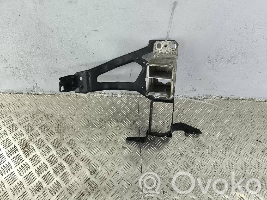 BMW 5 E60 E61 Front bumper mounting bracket 