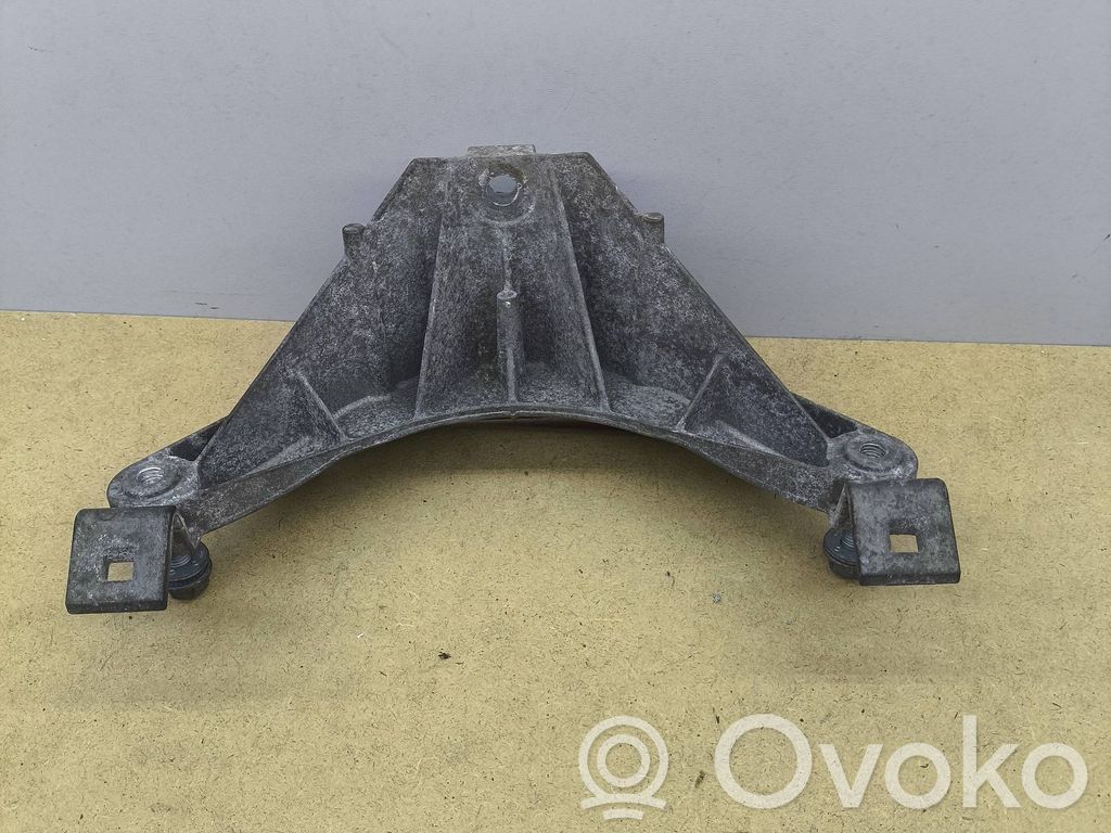 BMW X5 E70 Gearbox mounting bracket 