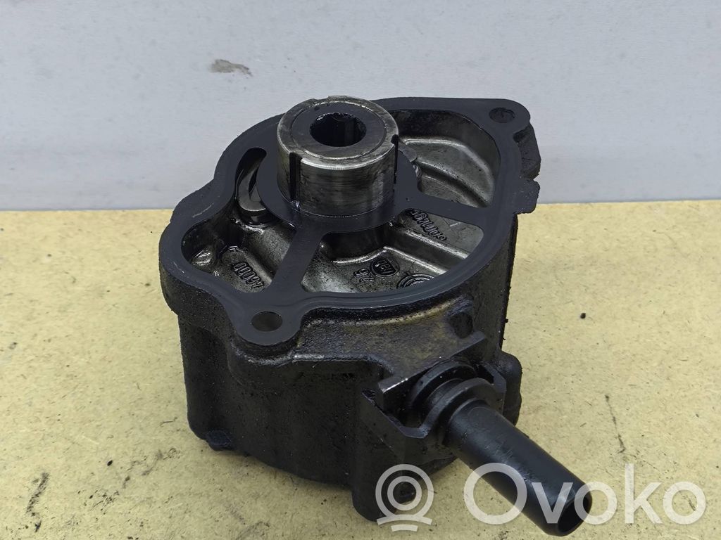 Vacuum pump   A6512300165