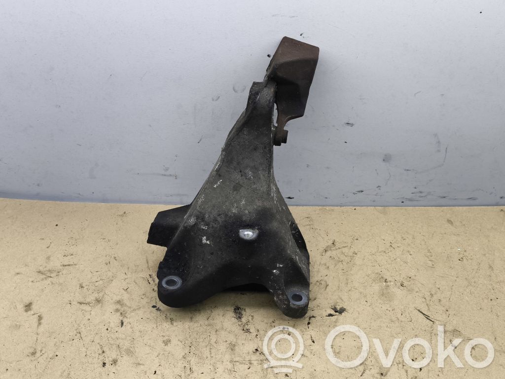 BMW 3 E90 E91 Engine mounting bracket 