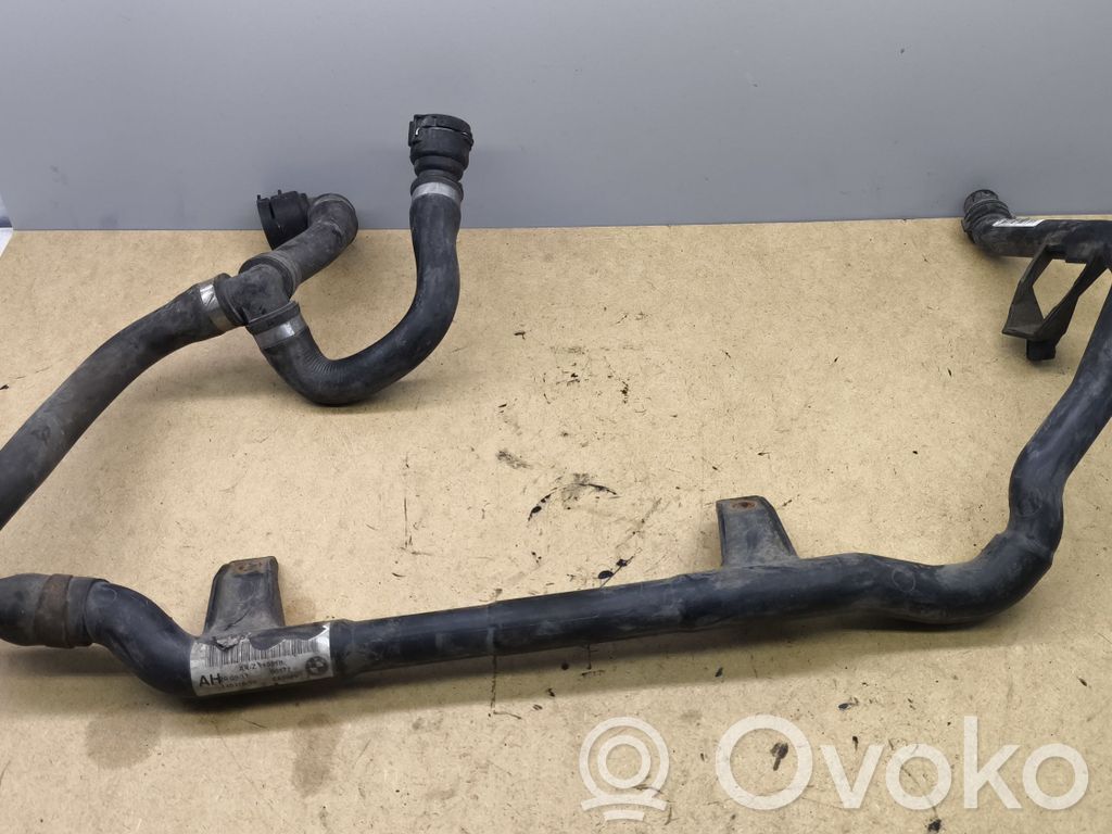 BMW 3 E90 E91 Engine coolant pipe/hose 